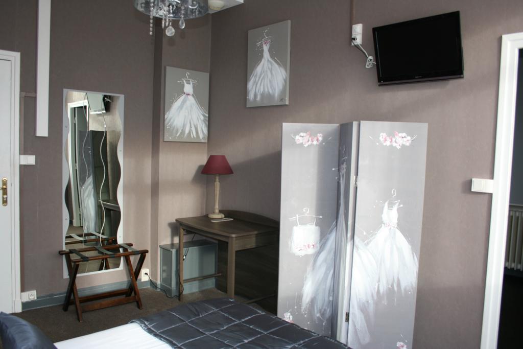 Hostellerie De La Quenoeuille Маркіз Номер фото