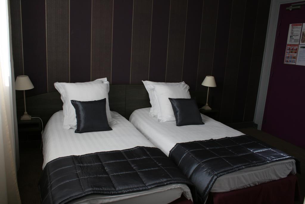Hostellerie De La Quenoeuille Маркіз Номер фото