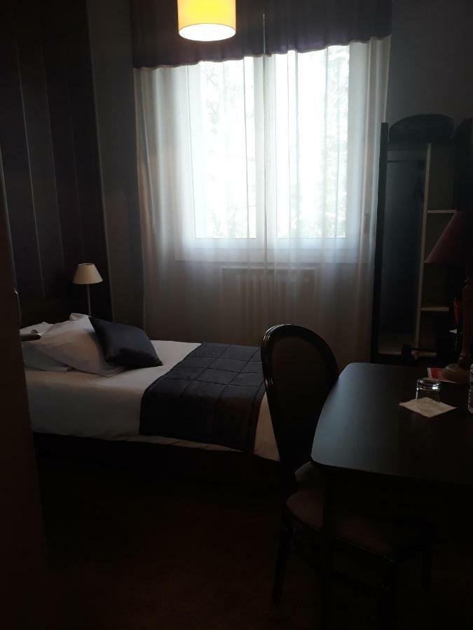 Hostellerie De La Quenoeuille Маркіз Екстер'єр фото